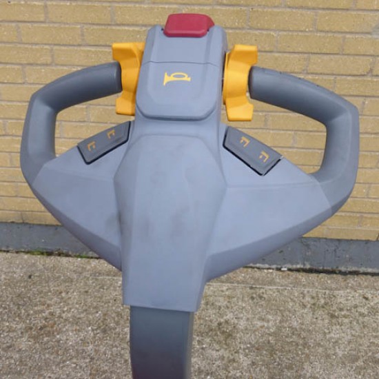 Self Propelled Straddle Stacker LESS10