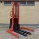 Semi Electric Straddle Stacker With Adjustable Forks